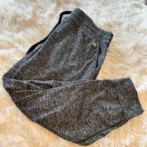 Gap Fit capri joggers. Size M. Heather grey.